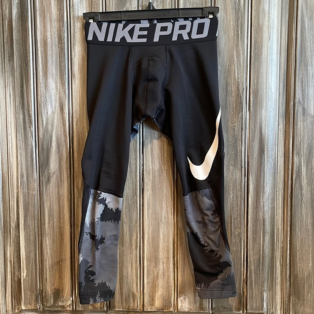 Nike Pro Hyperwarm Gray Camo compression leggings